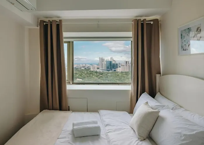 Modern Coastal Design 1 Br Golf View Bgc *