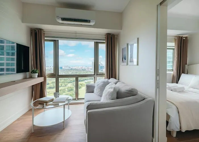 Modern Coastal Design 1 Br Golf View Bgc * Manila